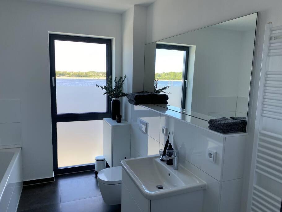 Exklusive Penthouse-Wohnung Im Herzen Rostocks Exterior photo